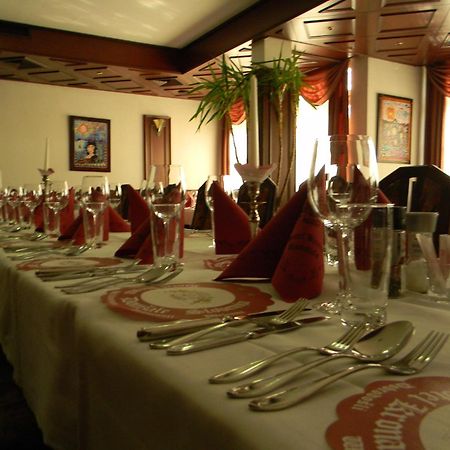 Hotel Krona Domzale Ngoại thất bức ảnh